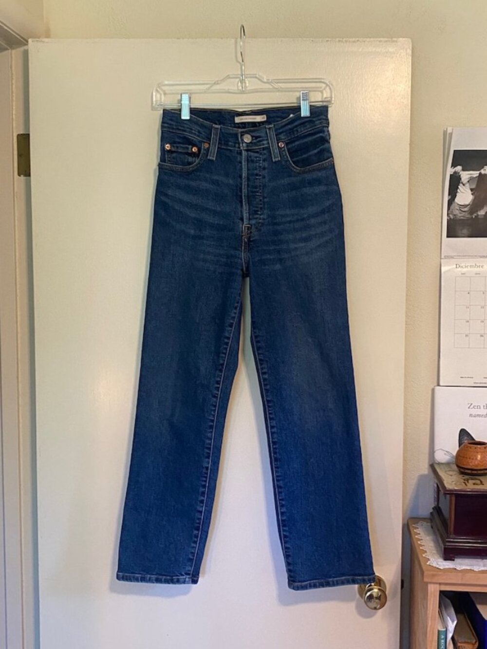 Women's Levi's Ribcage Straight Jeans, Size 26, Excellent Used Condition